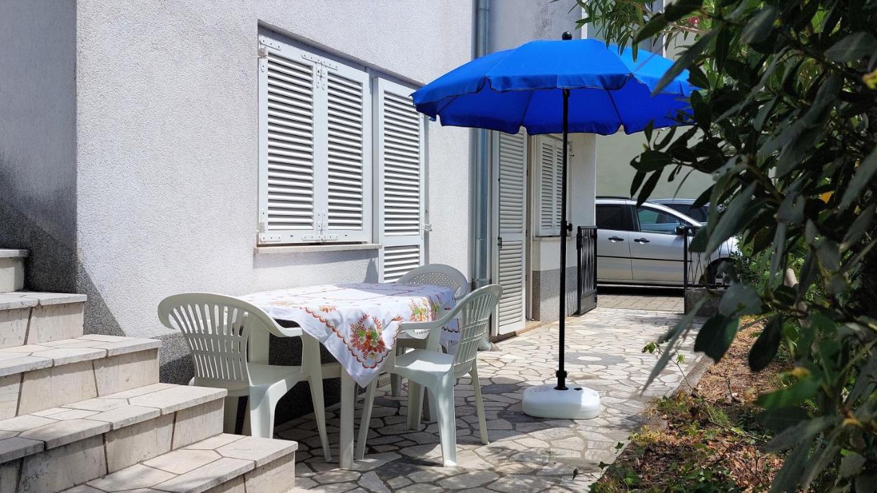 Apartman Crikvenica 30214 - Zulich Bagian luar foto